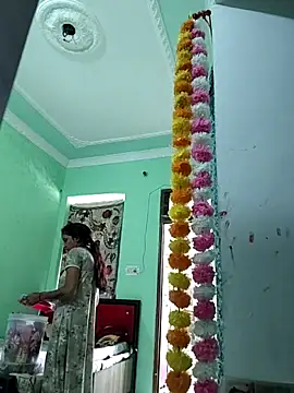 Hotty-Nidhi online show from October 2025 04:46:02 AM