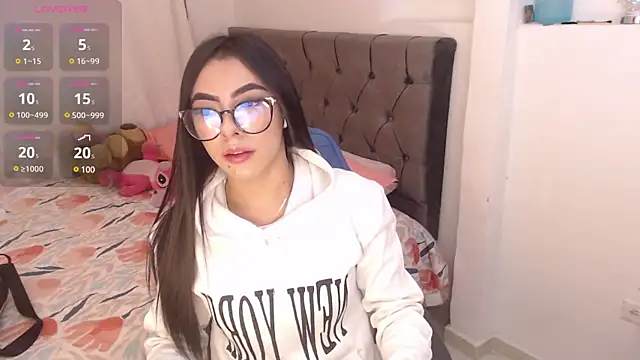 Snapshot of Yasminsmith__ chatting on March 2025 02:29:01 PM Yasminsmith online show from March 2025 02:29:01 PM