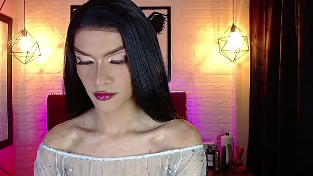 agatha rodriguez online show from October 2025 02:01:01 PM