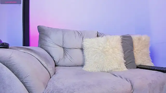 Snapshot of AshtonnSummer chatting on November 2025 08:53:01 PM AshtonnSummer online show from November 2025 08:53:01 PM