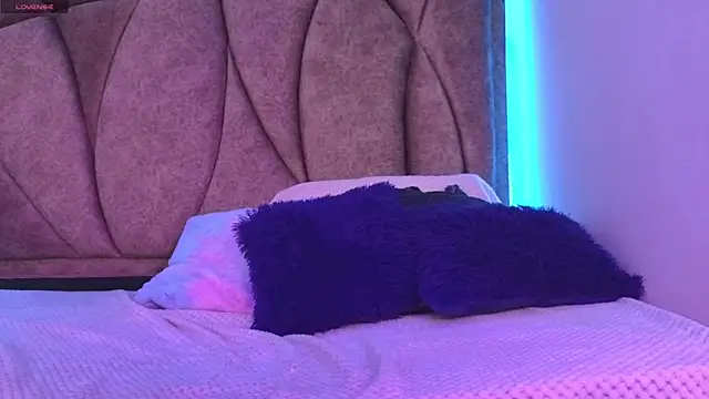 Kanela miller  online show from April 2026 11:42:01 AM