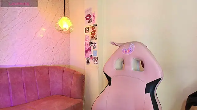 adara evanss online show from November 2025 08:29:01 PM