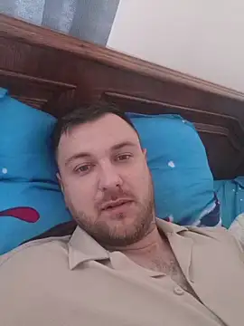 Snapshot of hugedickedd chatting on April 2026 06:58:02 AM hugedickedd online show from April 2026 06:58:02 AM