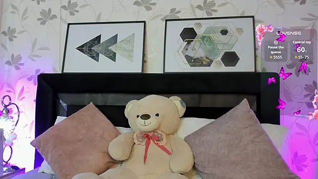 Lilith Thompson online show from September 2025 01:47:02 PM