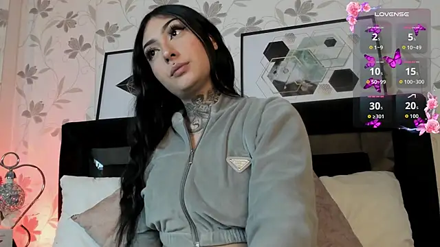 Lilith Thompson online show from September 2025 04:05:02 AM