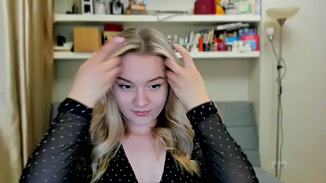 Kara Smith  online show from October 2025 09:58:02 PM