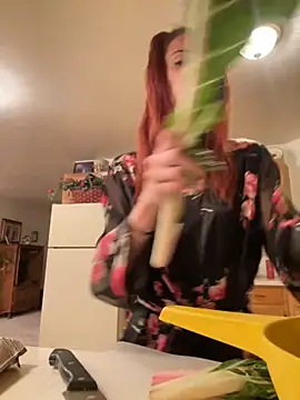 Snapshot of SusieandLacey chatting on October 2025 12:32:02 AM SusieandLacey online show from October 2025 12:32:02 AM