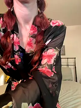 Snapshot of SusieandLacey chatting on November 2025 12:24:02 AM SusieandLacey online show from November 2025 12:24:02 AM