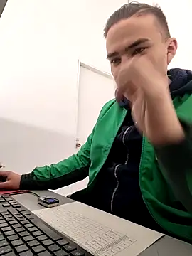 Andy-rtg online show from April 2026 04:34:02 PM