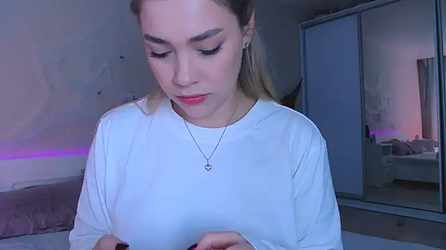 DIANAxxxDIAMOND online show from October 2025 09:11:04 AM