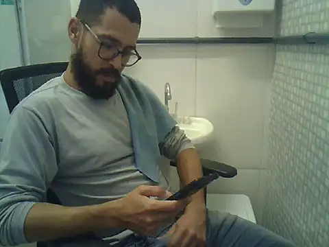 Snapshot of pdasgyn chatting on May 2026 02:46:01 PM pdasgyn online show from May 2026 02:46:01 PM