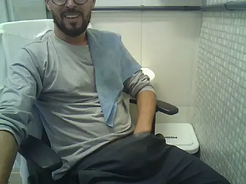 Snapshot of pdasgyn chatting on July 2026 02:47:02 PM pdasgyn online show from July 2026 02:47:02 PM