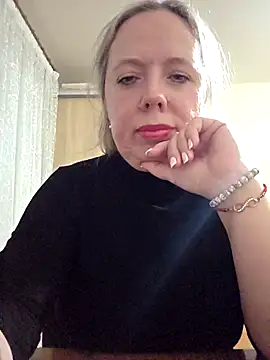 Irina3718 online show from December 2025 04:49:02 PM