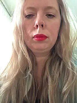 Irina3718 online show from April 2026 02:37:02 PM