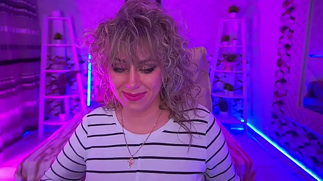 CandyLadyyy online show from April 2026 08:39:01 PM