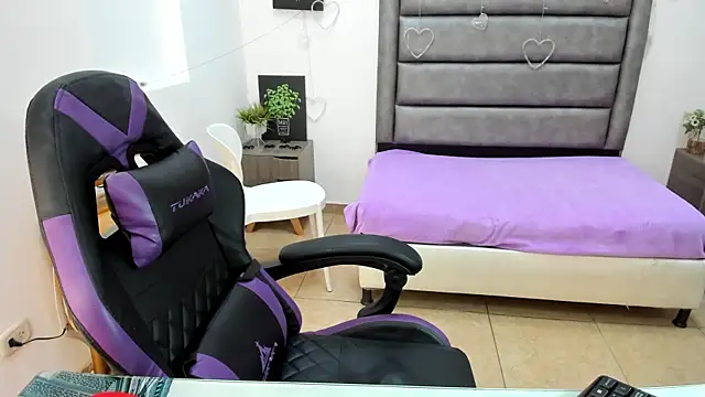 Snapshot of Tania_Duque chatting on February 2026 02:10:01 PM Tania Duque online show from February 2026 02:10:01 PM