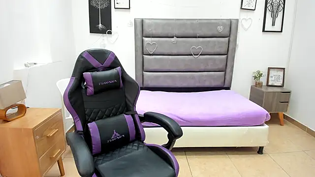 Snapshot of Tania_Duque chatting on February 2026 02:12:02 PM Tania Duque online show from February 2026 02:12:02 PM