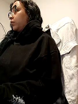 IsisBathory online show from March 2025 12:50:02 PM