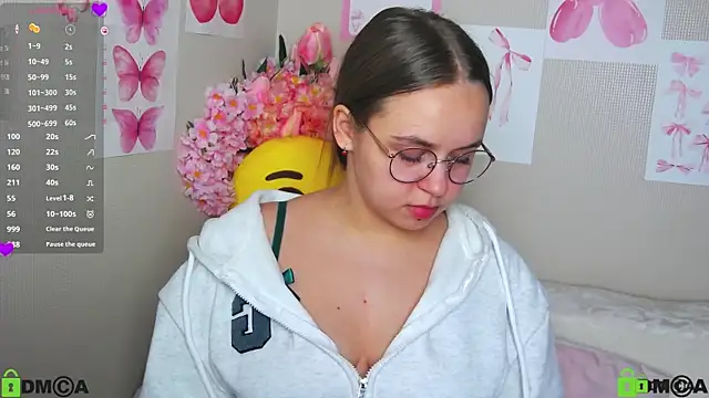 Lilysweet13 online show from October 2025 10:45:01 AM