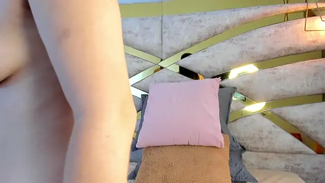 Sofiia Rossee  online show from December 2025 08:36:02 PM