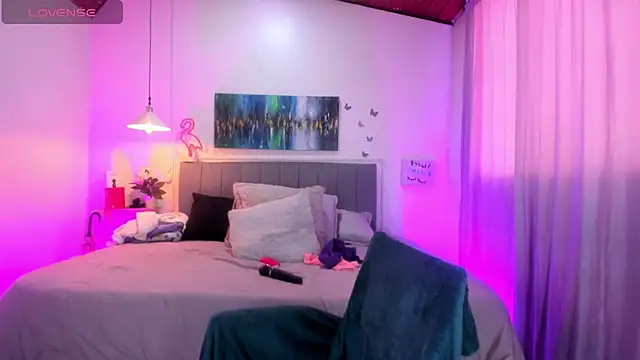 Rose Thompson1 online show from April 2026 01:36:02 PM