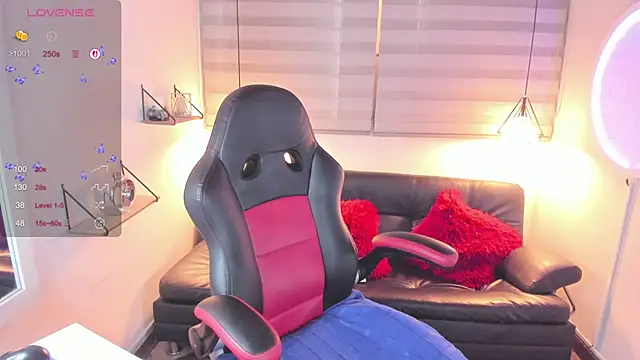 Snapshot of ISIS_VALCHOS chatting on October 2025 07:33:02 PM ISIS VALCHOS online show from October 2025 07:33:02 PM