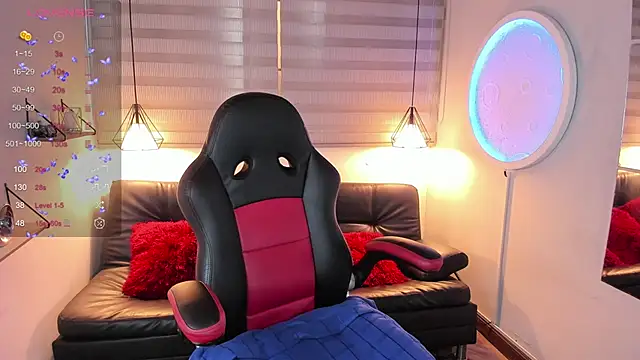 Snapshot of ISIS_VALCHOS chatting on October 2025 06:51:01 PM ISIS VALCHOS online show from October 2025 06:51:01 PM