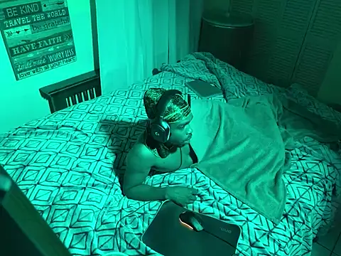 Snapshot of anthonyroth chatting on March 2025 09:04:02 AM anthonyroth online show from March 2025 09:04:02 AM