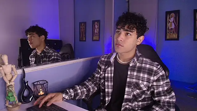 LucasCarterr  online show from September 2025 04:23:02 AM