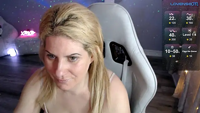 Snapshot of BellaStar84 chatting on February 2026 01:27:01 PM BellaStar84 online show from February 2026 01:27:01 PM