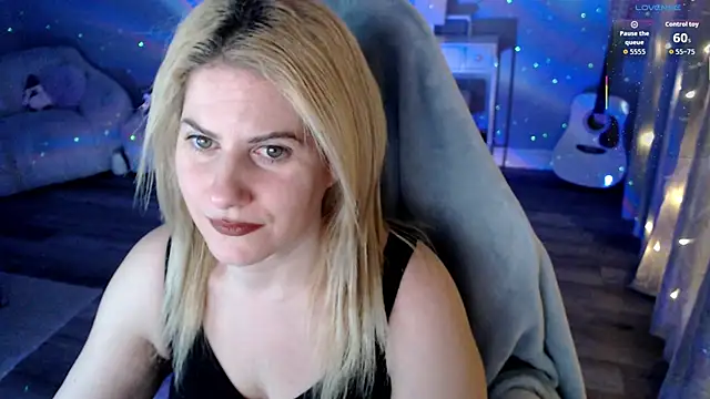 Snapshot of BellaStar84 chatting on February 2026 12:11:01 PM BellaStar84 online show from February 2026 12:11:01 PM