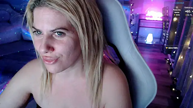 Snapshot of BellaStar84 chatting on February 2026 10:58:01 AM BellaStar84 online show from February 2026 10:58:01 AM