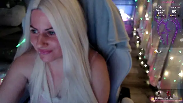 Snapshot of BellaStar84 chatting on February 2026 11:43:02 AM BellaStar84 online show from February 2026 11:43:02 AM