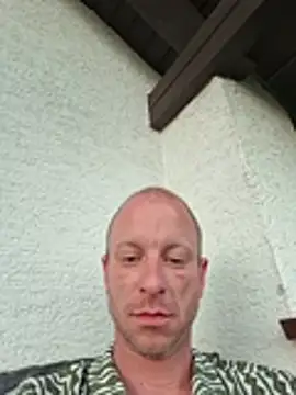 Snapshot of svenpfeifer chatting on June 2026 03:06:02 AM svenpfeifer online show from June 2026 03:06:02 AM