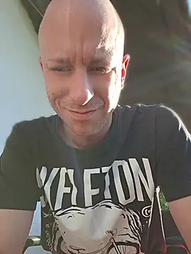 Snapshot of svenpfeifer chatting on July 2026 03:58:02 PM svenpfeifer online show from July 2026 03:58:02 PM
