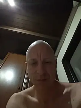 Snapshot of svenpfeifer chatting on July 2026 09:39:01 PM svenpfeifer online show from July 2026 09:39:01 PM