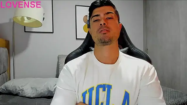 Snapshot of Dante_Storm chatting on September 2025 09:17:02 PM Dante Storm online show from September 2025 09:17:02 PM