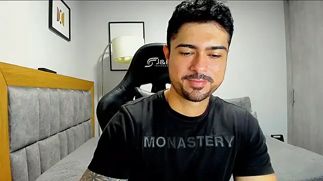 Snapshot of Dante_Storm chatting on October 2025 04:40:02 PM Dante Storm online show from October 2025 04:40:02 PM