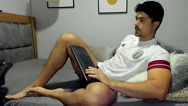 Snapshot of Dante_Storm chatting on October 2025 10:47:02 PM Dante Storm online show from October 2025 10:47:02 PM