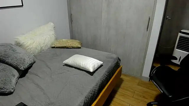 Snapshot of Dante_Storm chatting on November 2025 04:36:01 AM Dante Storm online show from November 2025 04:36:01 AM