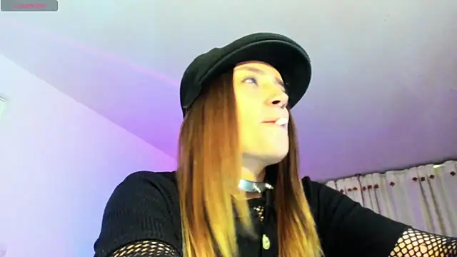 Snapshot of Hat_girl chatting on September 2025 04:56:01 AM Hat girl online show from September 2025 04:56:01 AM