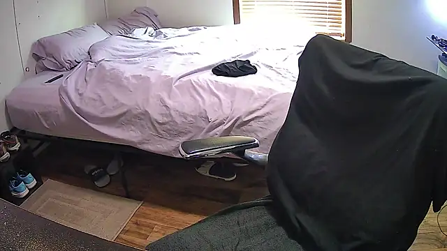 Muffdiver718 online show from March 2025 12:34:01 PM