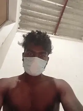 PolarFriend0 online show from February 2026 08:18:01 PM