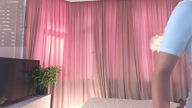 NormaCusson online show from September 2025 07:20:02 AM