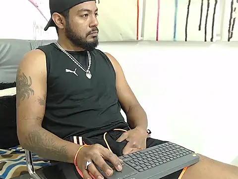 BladeFoxxx1 online show from October 2025 01:39:02 PM