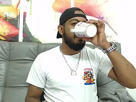 BladeFoxxx1 online show from October 2025 02:34:01 AM