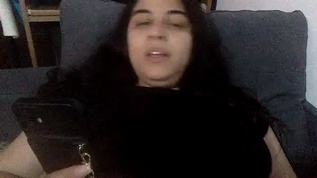 Snapshot of Veramaia chatting on May 2026 06:04:02 PM Veramaia online show from May 2026 06:04:02 PM