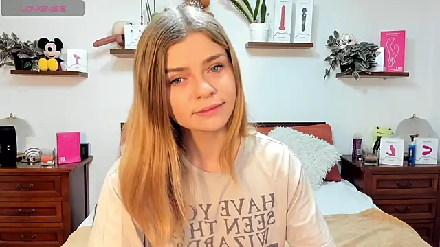 HaleyReedme online show from November 2025 08:13:02 AM