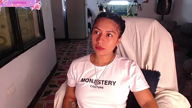 yes0225 online show from November 2025 03:45:02 PM