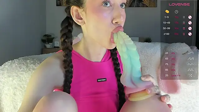 Say luna online show from March 2025 08:15:02 PM